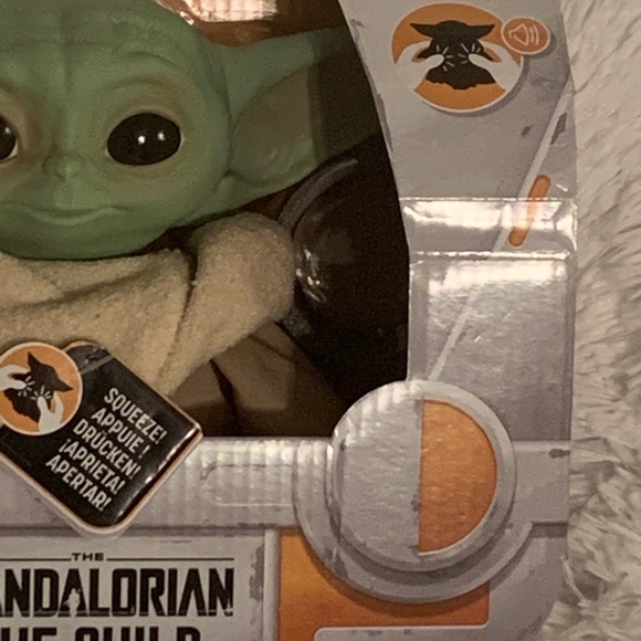 Star Wars Mandalorian The Child Talking Plush Doll - Picture 4 of 11